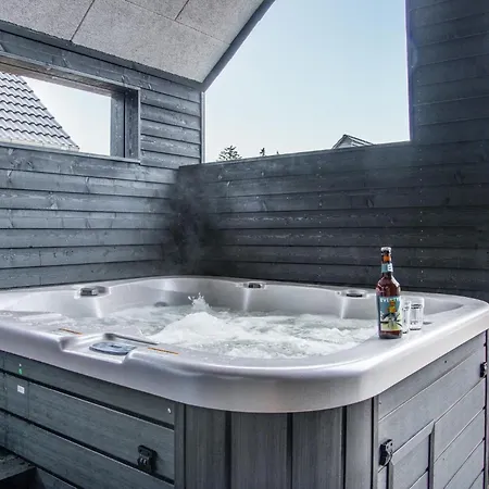 בית נופש 4 Bedroom Amazing In Romo